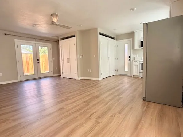 350 Cole Ave Unit B, Clovis, CA 93612