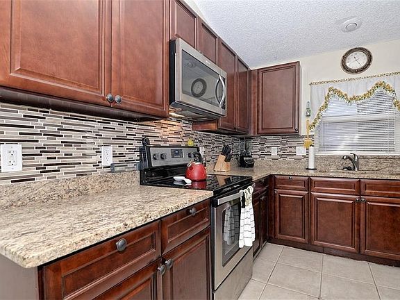 4th image of 1408 Crawford Dr
