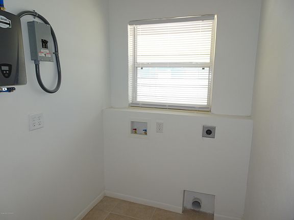 3rd image of 174 Jackson St
