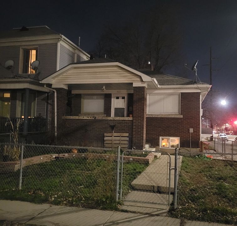 1st image of 802 S Park St