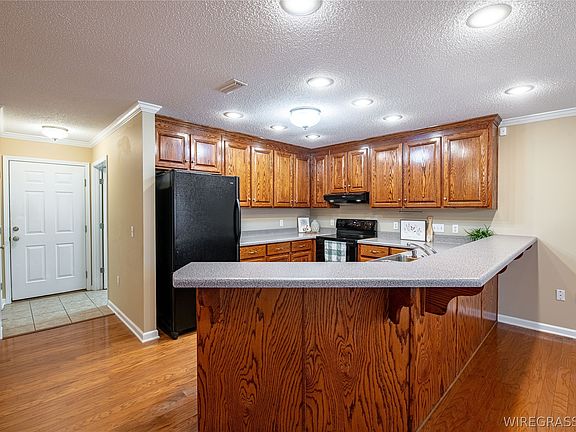 3rd image of 217 Windsor Garden Dr