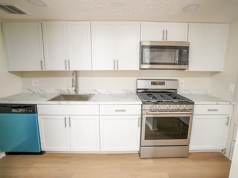 2BR/1.5BA Townhome