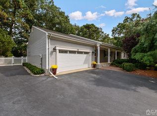 5 Pine St, Monroe Township, NJ