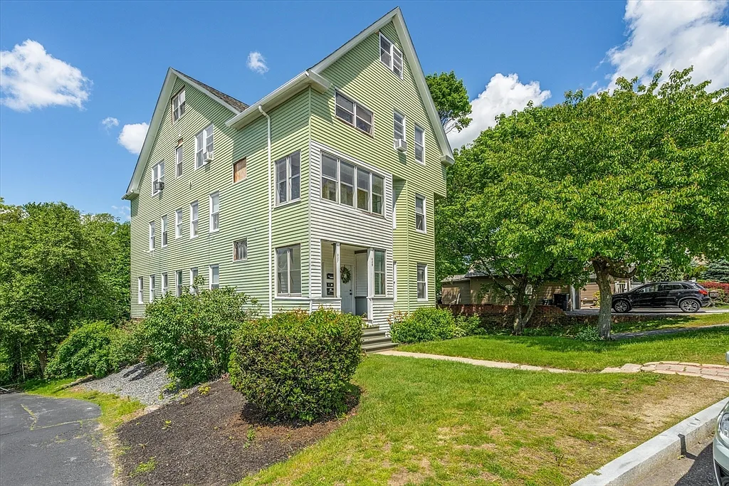 Building Photo - 427 Hamilton St #2