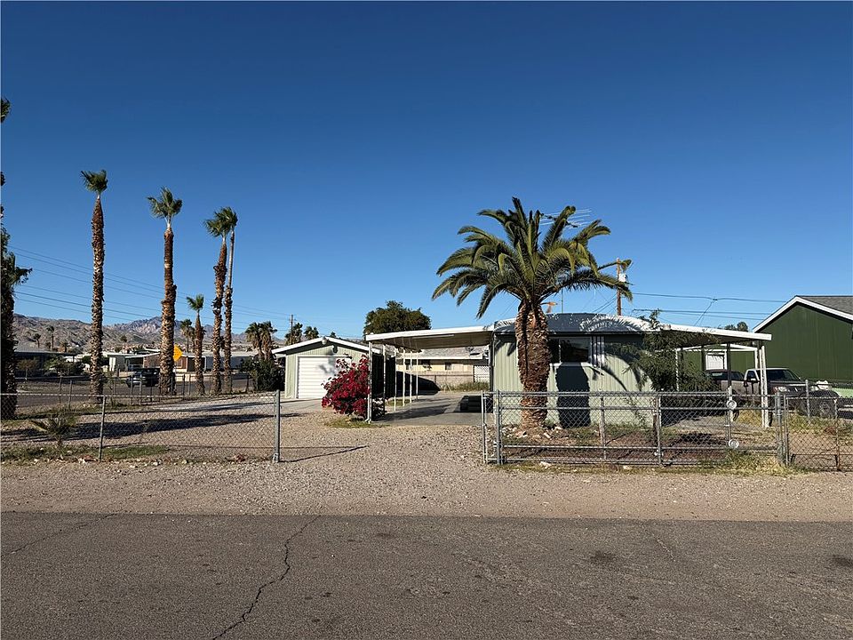 1st image of 1001 Holly Street