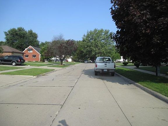 3rd image of 21141 Saint Gertrude St