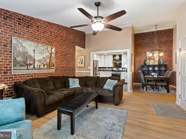 48 Chamberlin Ct, Lawrence Township, NJ 08648