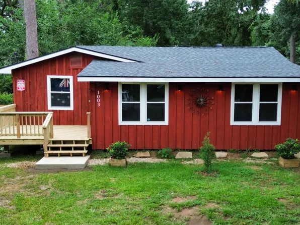 1003 Crystal River Rd, Montgomery, TX 77316