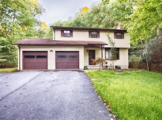 128 Pine Hollow Rd, Saylorsburg, PA 18353