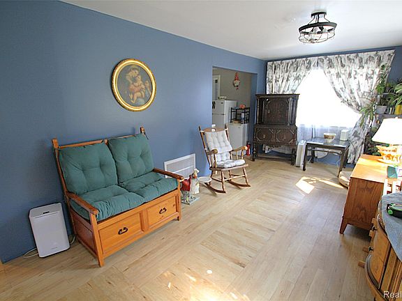 4th image of 5349 E Carpenter Rd