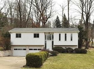 101 Weir Dr, Pittsburgh, PA 15215