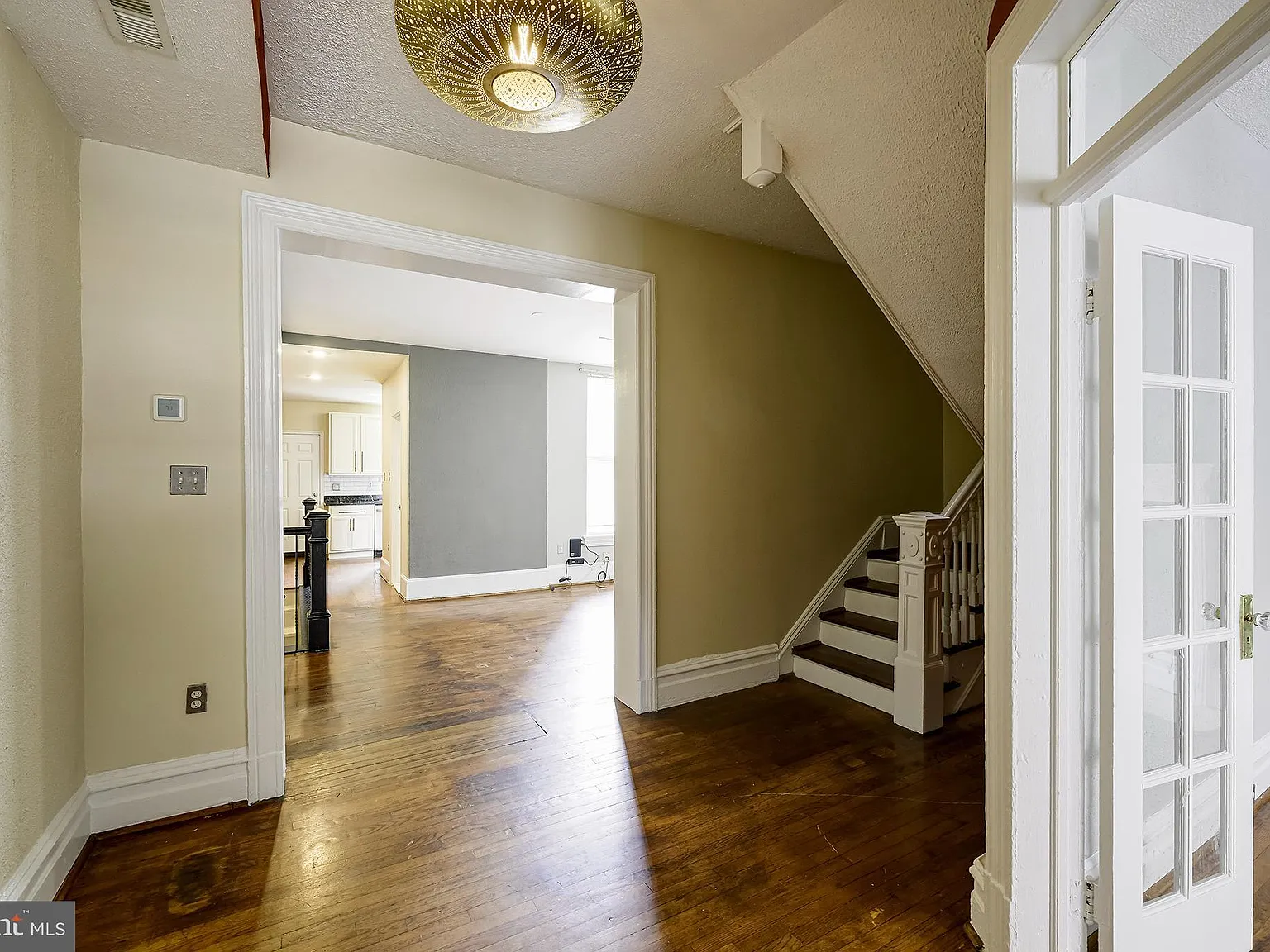 6 bed, 4.5 bath, 3104 sqft, $5,900 — Photo 3