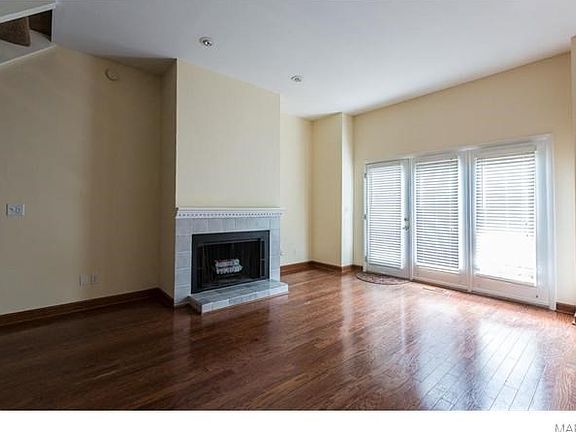 3rd image of 22 Manhattan Mews