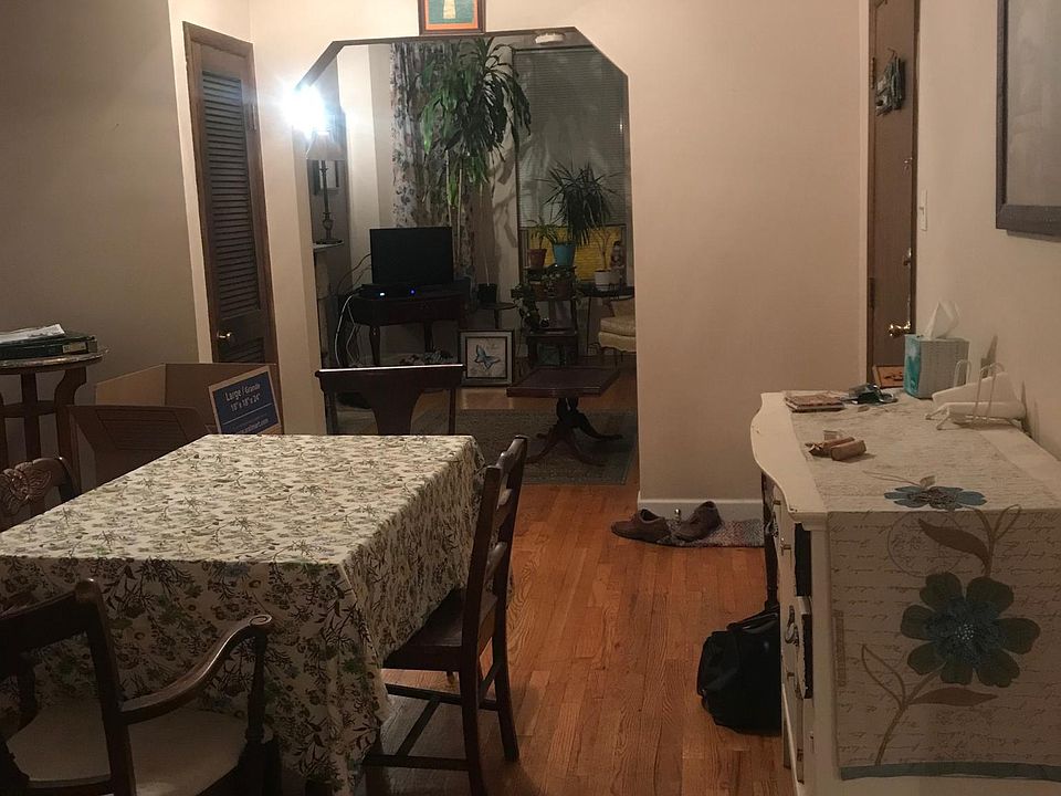 2nd image of 916 W 35th St APT 2F