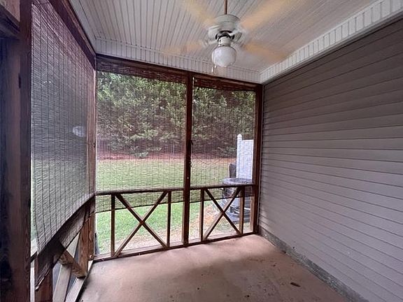 4th image of 2322 Madison Green Dr