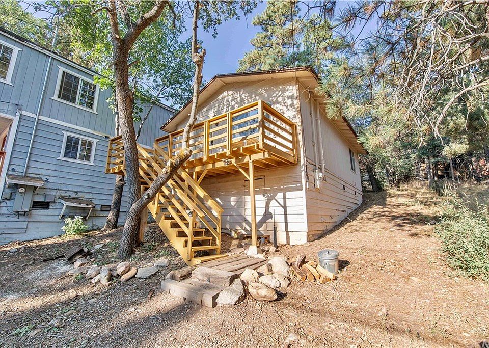 1st image of 228 Vista Ln