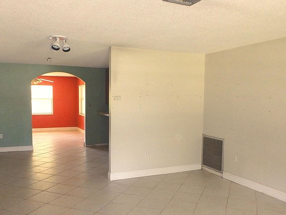 5th image of 6307 Lilyan Parkway