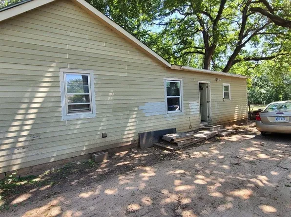 912 W Lincoln Ave, Wellington, KS 67152