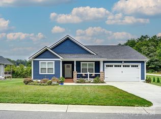 20 Windy Acres Knoll Dr, Hendersonville, NC 28792