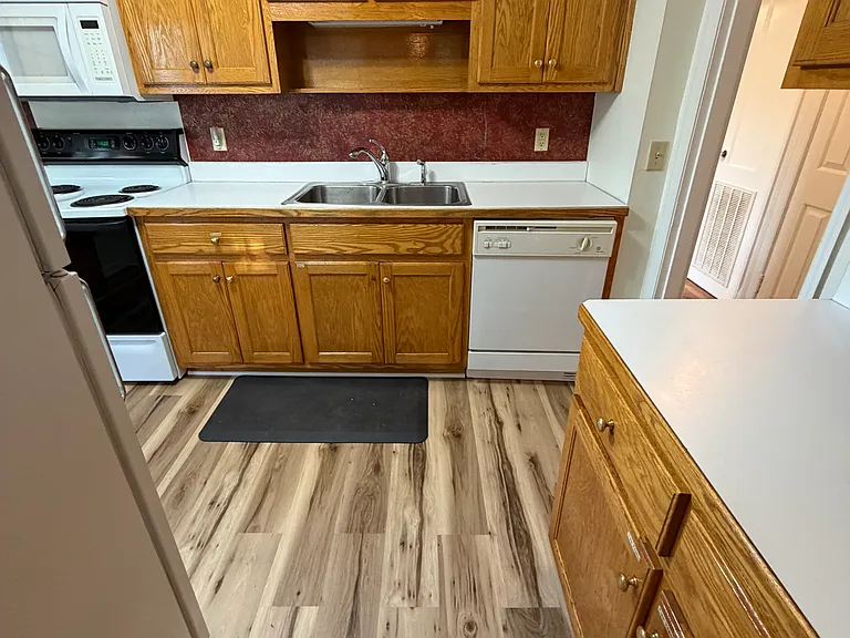 10891 Franklin St — Photo 7