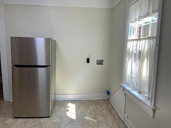 2nd image of 807 W Clay St #2