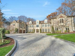 9 Ridge Crest Rd, Saddle River, NJ 07458