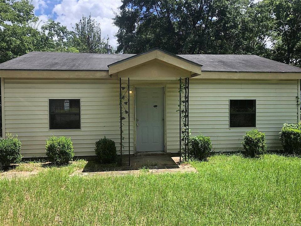 2nd image of 4040 Vandiver Ct