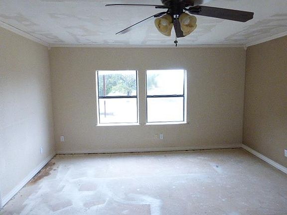 2nd image of 113 Christopher Ct Weatherford
