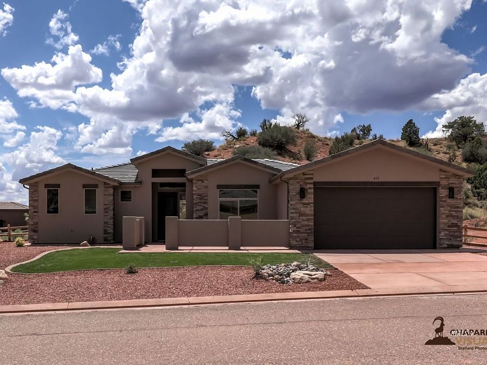 1st image of 432 E Los Barancos Ln