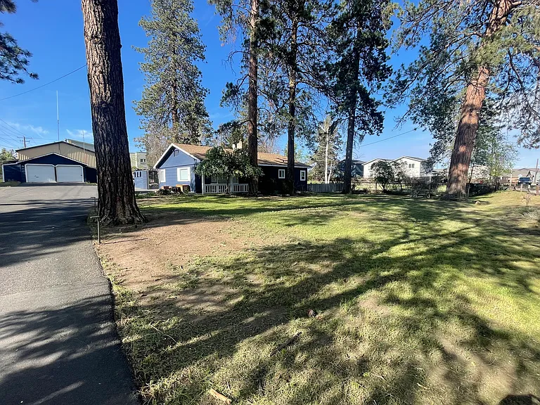 450 SE Reed Market Rd — Photo 12