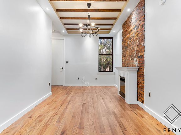 3rd image of 913 Saint Johns Pl APT 2C