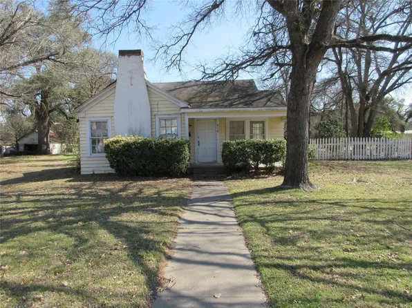 916 Ward St, Ward, TX 76661