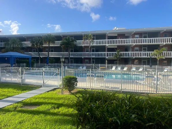 181 NE 14th Ave, Hallandale, FL 33009