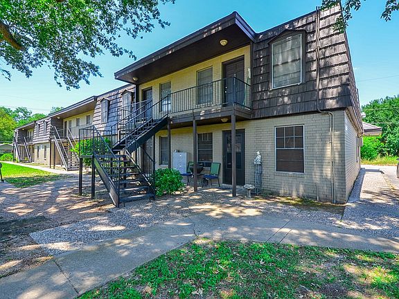5th image of 1526 East Ave APT 208