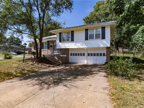 11815 Armitage Dr, Kansas City, MO 64134