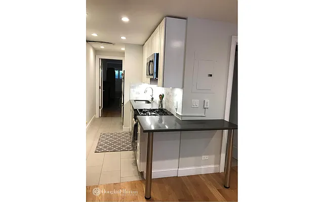 Rented by Douglas Elliman | media 20