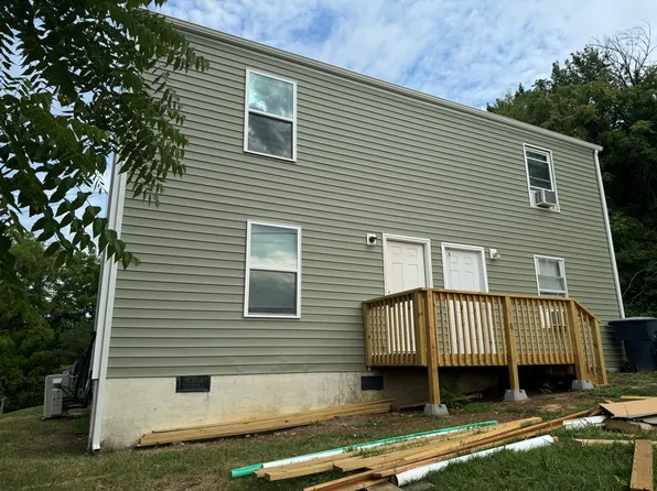 904 21st St NW, Roanoke, VA 24017