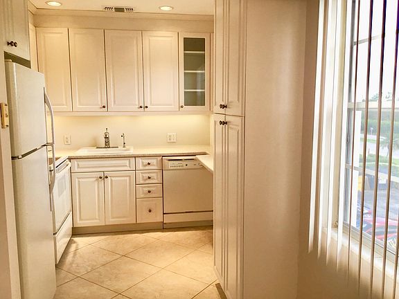 2nd image of 336 Brighton H #H