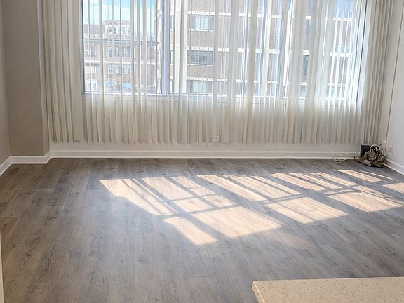 5th image of 6301 N Sheridan Rd APT 11C