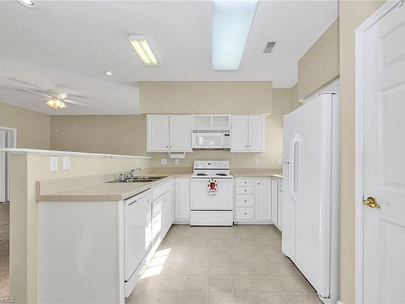3rd image of 210 Old Brickyard Cir