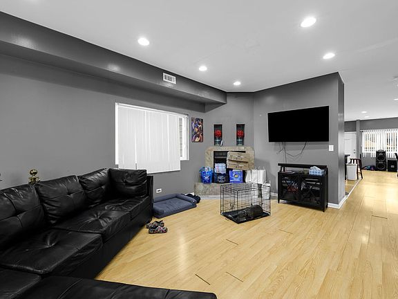 2nd image of 158 N Latrobe Ave