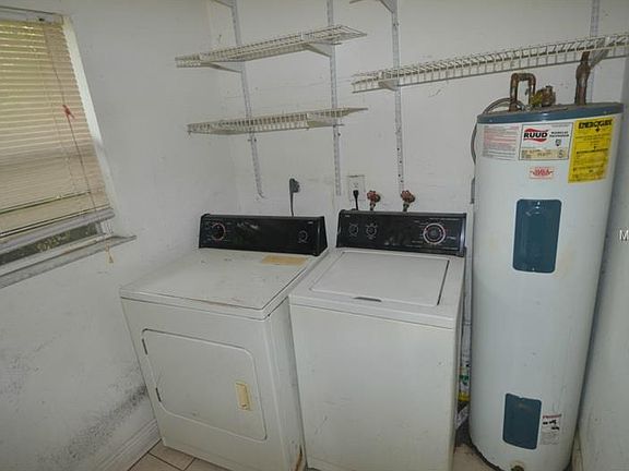 4th image of 2030 Panama Dr