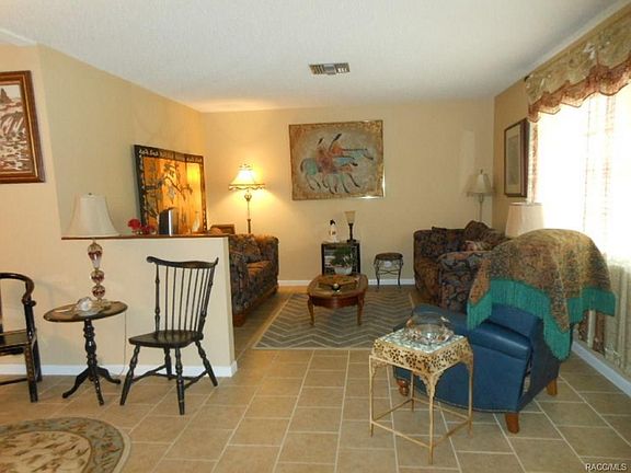 3rd image of 1020 S Bel Air Dr