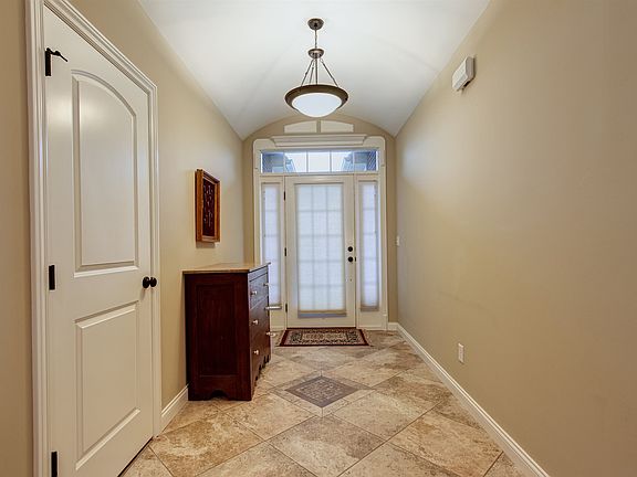 3rd image of 2834 Hannah Ct