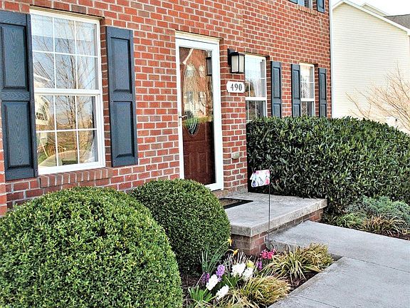 4th image of 490 Windsor Dr