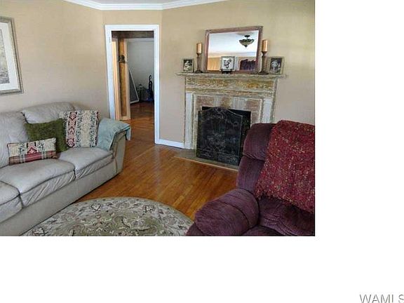 4th image of 1416 21st Ave E