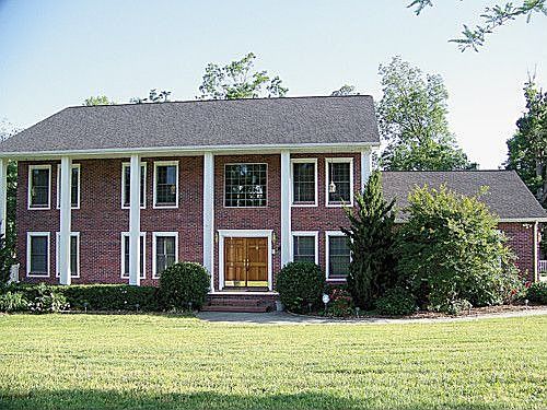 1st image of 111 S Oakwood Dr