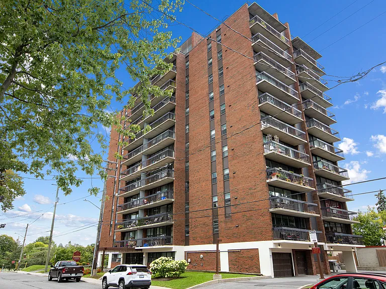 330 Queen Elizabeth Driveway — Photo 9