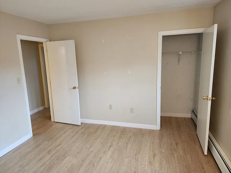 4 New Haven Dr #301 — Photo 17