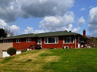 1 Thompson St, Finleyville, PA